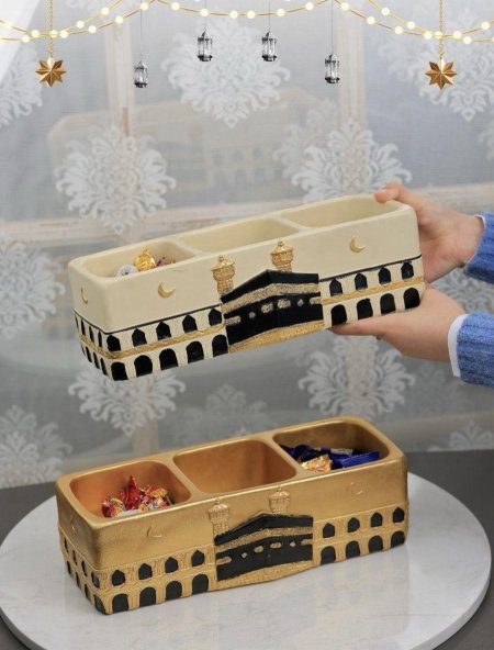 Lilac-4 مضيفة تقديم مقسمه